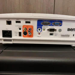 BenQ SH753+ en koffer BenQ SH753+ en koffer